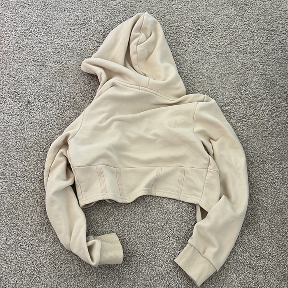 Forever 21 Cropped Zip Up - Picture 2 of 4